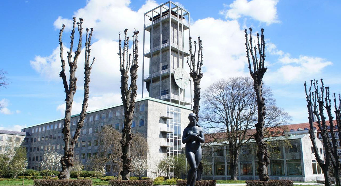 Teknologi Blive kold Algebraisk Our city, Aarhus #1/4: City Hall, a timeless centrepiece in Danish  architecture and design | LINDBERG